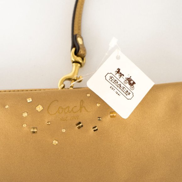 NWT Coach limited edition holiday wristlet - Picture 7 of 7